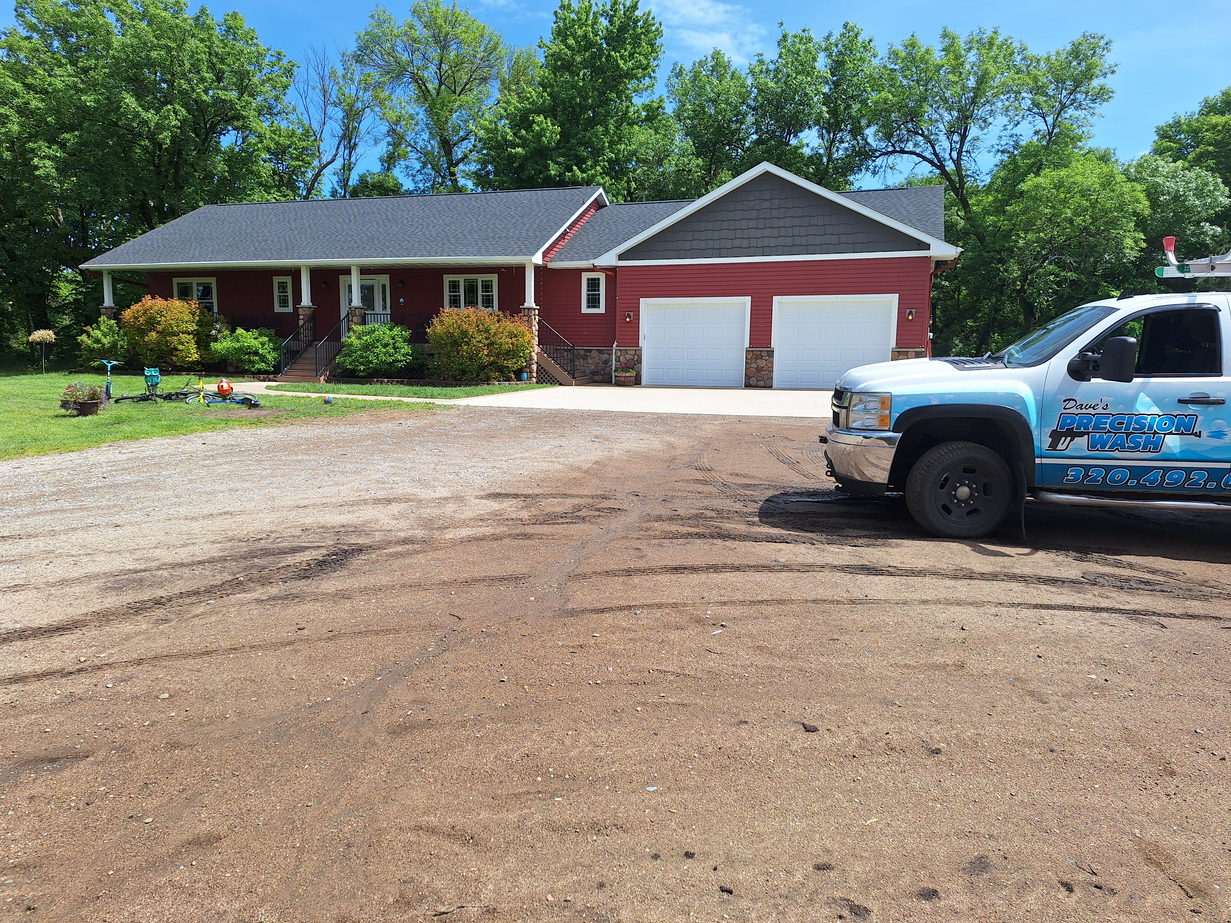 House Washing and Concrete Cleaning in Clear Lake, MN