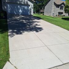 Reliable-House-Washing-and-Driveway-Cleaning-in-Maple-Grove-MN 0